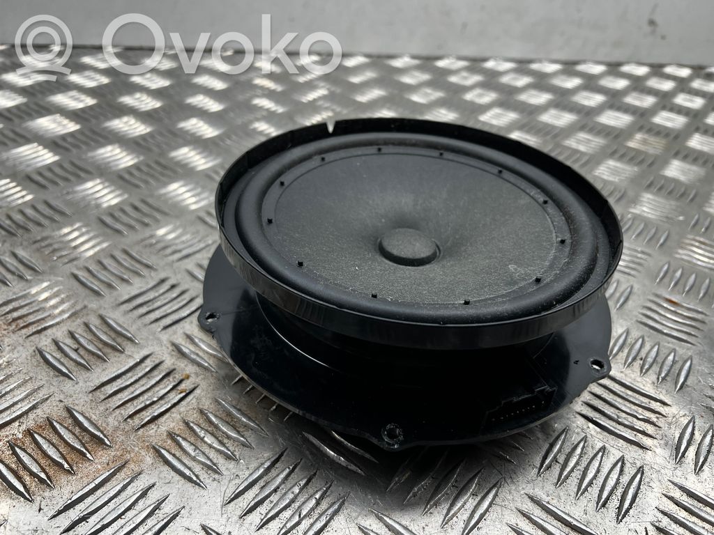 Skoda Superb B6 (3T) Front door speaker 