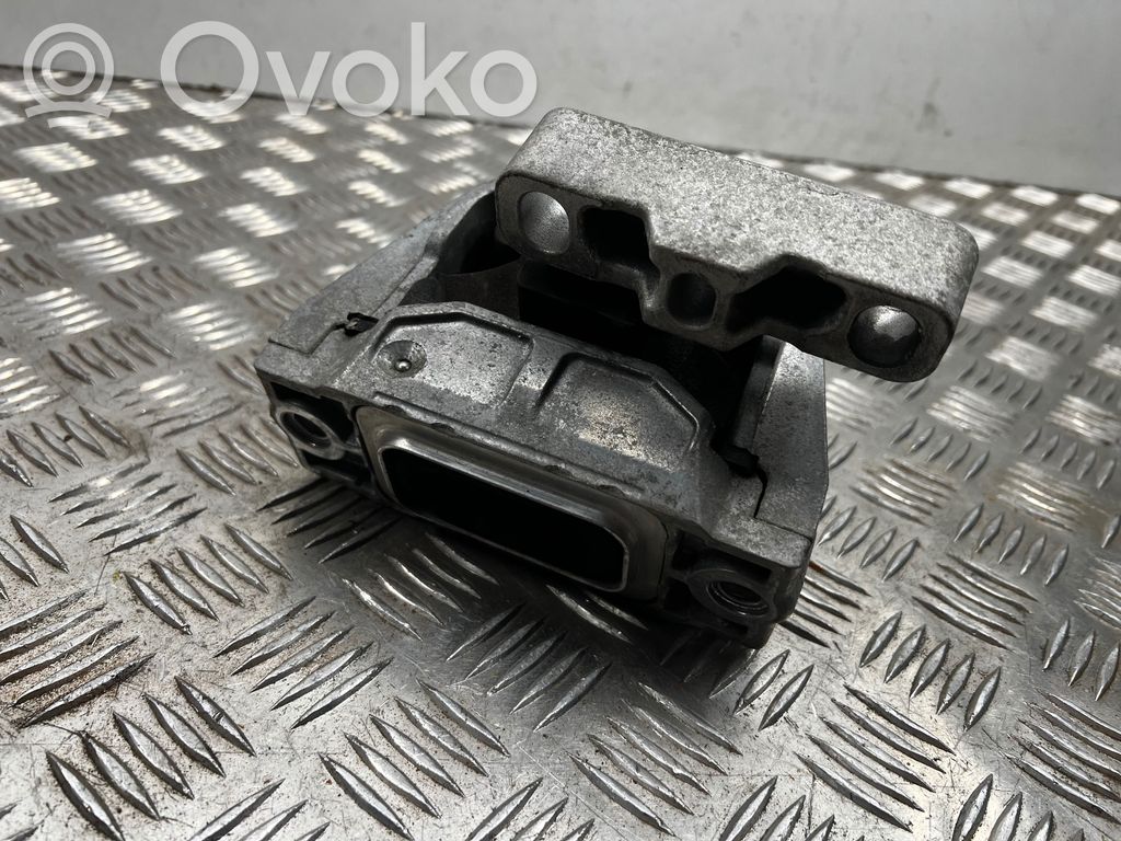Skoda Superb B6 (3T) Engine mount bracket 