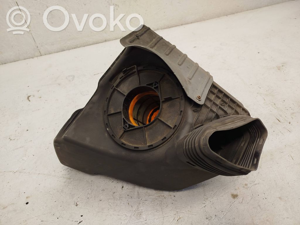 Audi A6 C7 Obudowa filtra powietrza 