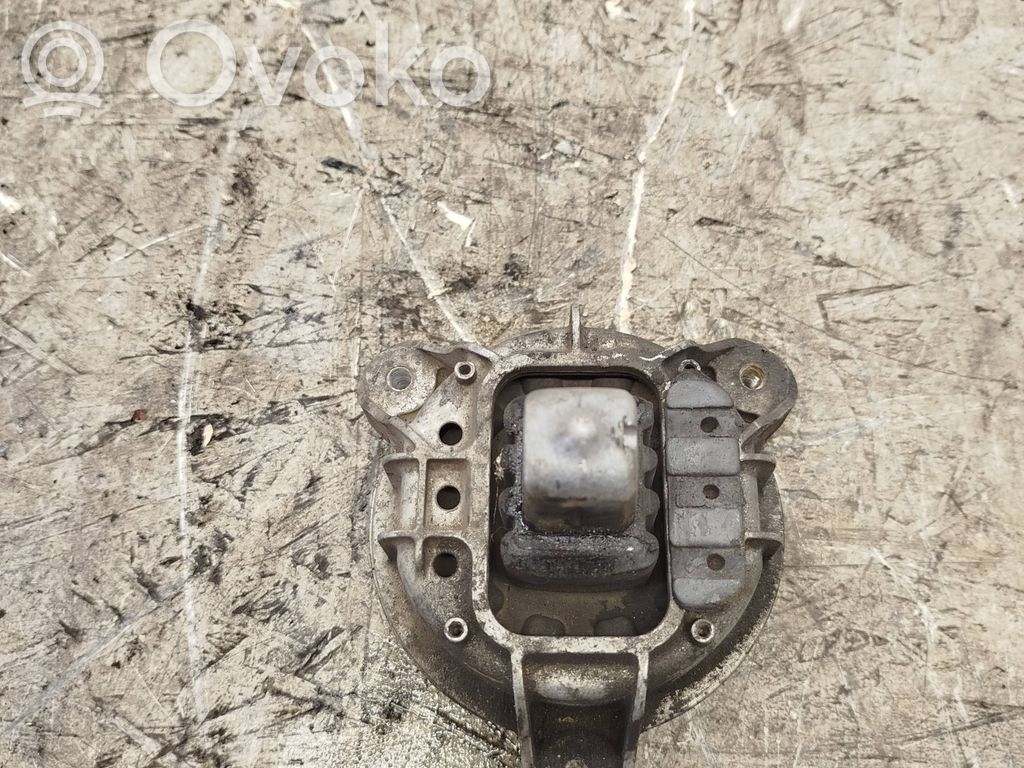 BMW 5 F10 F11 Engine mount bracket 