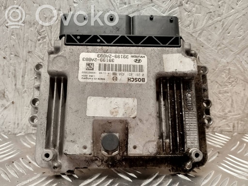 Hyundai ix35 Engine control unit/module 