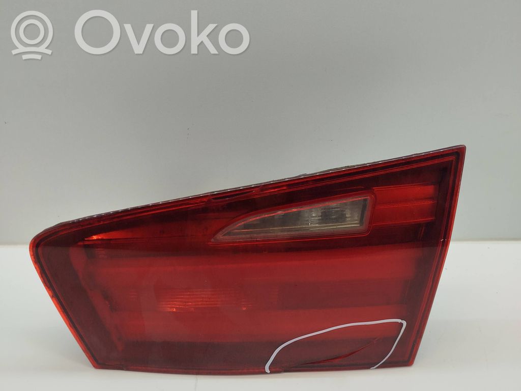 Lampy tylnej klapy bagażnika   7203228