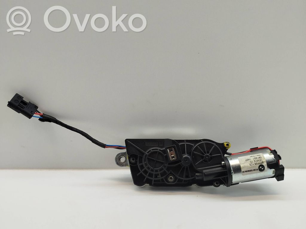 BMW X5 E70 Aizmugurējā pārsega pievilcējs 