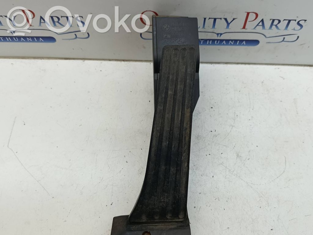 Accelerator throttle pedal   6786285