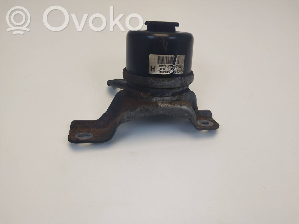 Volvo XC60 Engine mount bracket 