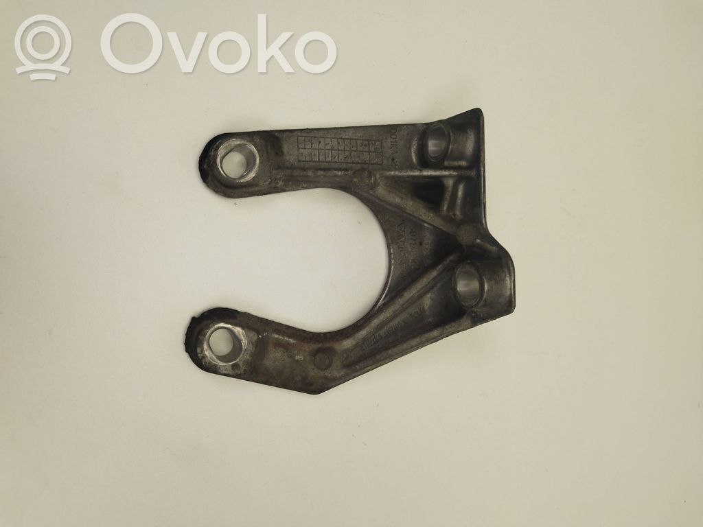 Volvo XC60 Front differential bracket 