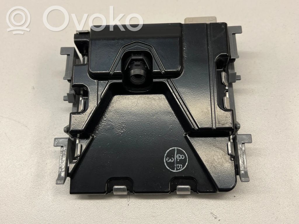 Toyota RAV 4 (XA40) Windshield/windscreen camera 