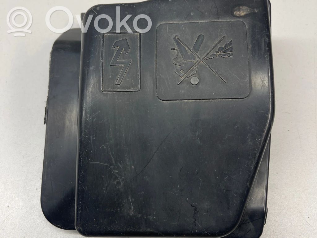 Dacia Duster Fuse box cover 