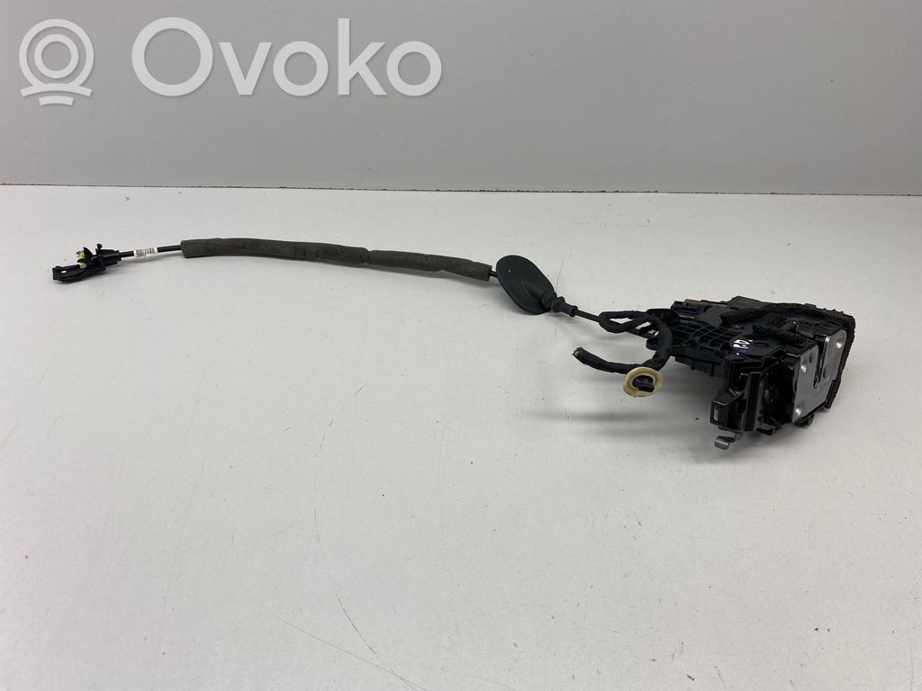 Renault Clio V Priekšpusē slēdzene 