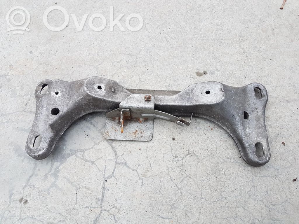 Gearbox mounting bracket   6757103,6757103