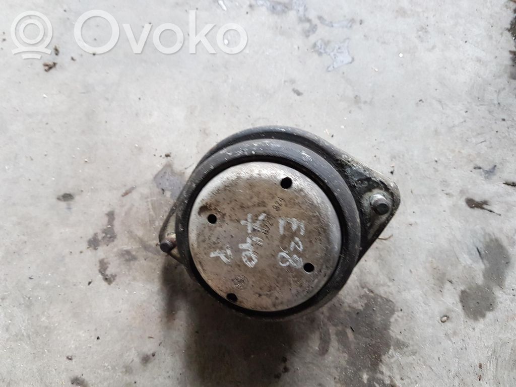 BMW 5 E39 Engine mount vacuum valve 