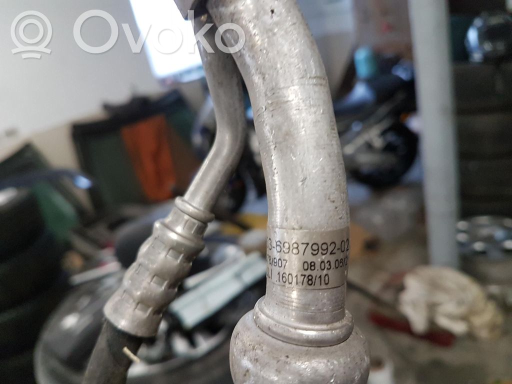 Ilmastointilaitteen putki (A/C)   6987992