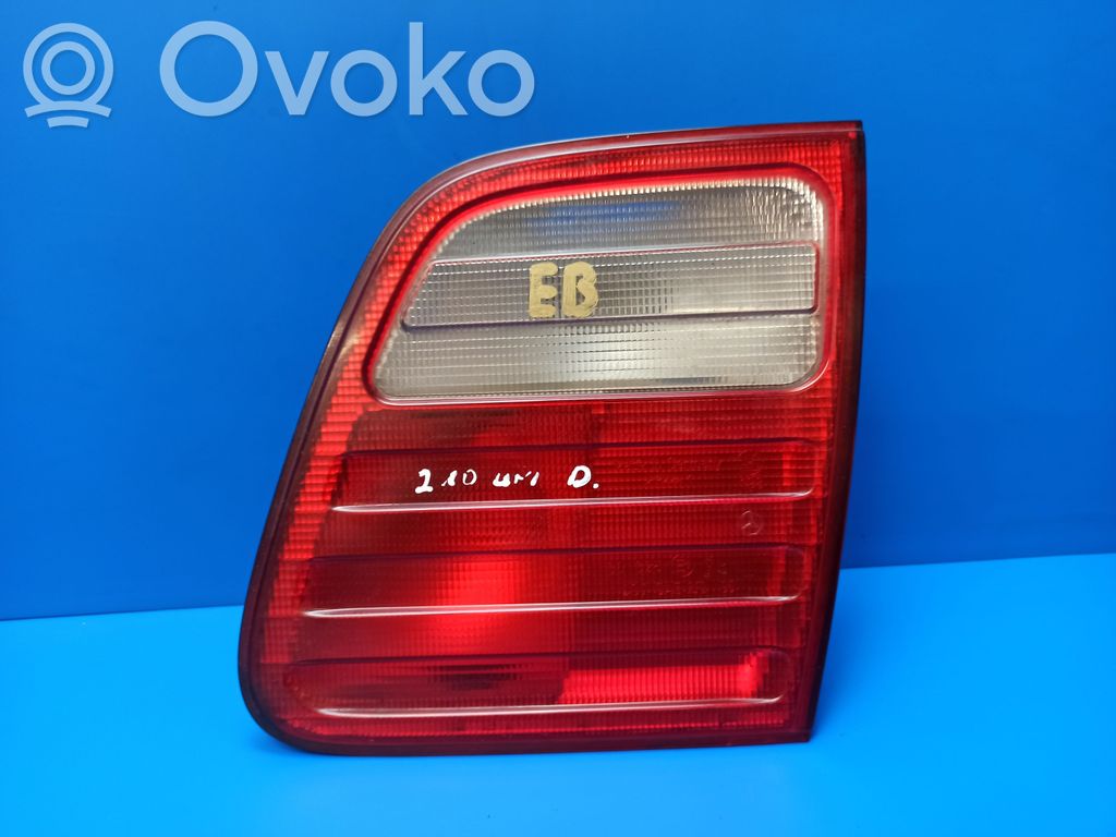 Mercedes-Benz E W210 Tailgate rear/tail lights 