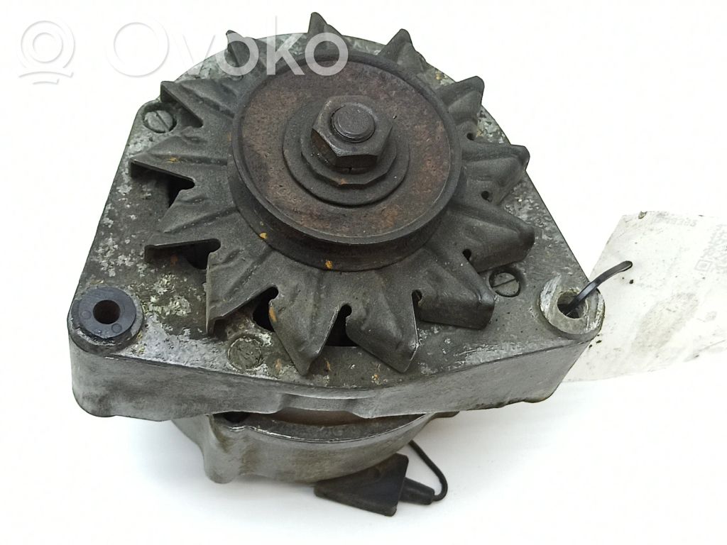 Mercedes-Benz 250 280 C CE W114 Generatore/alternatore 