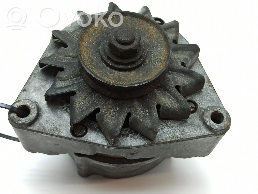 Mercedes-Benz COMPAKT W115 Generatore/alternatore 