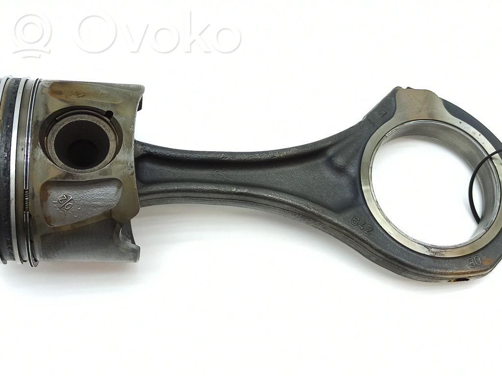 Mercedes-Benz ML W164 Piston with connecting rod 