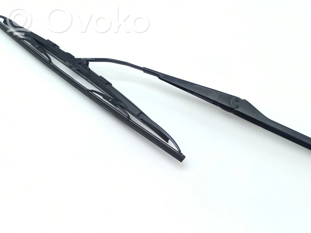 BMW Z4 E85 E86 Front wiper blade arm 