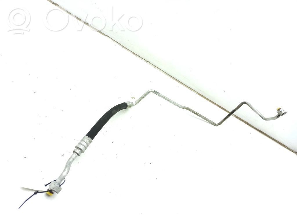 BMW Z4 E85 E86 Ilmastointilaitteen putki (A/C) 