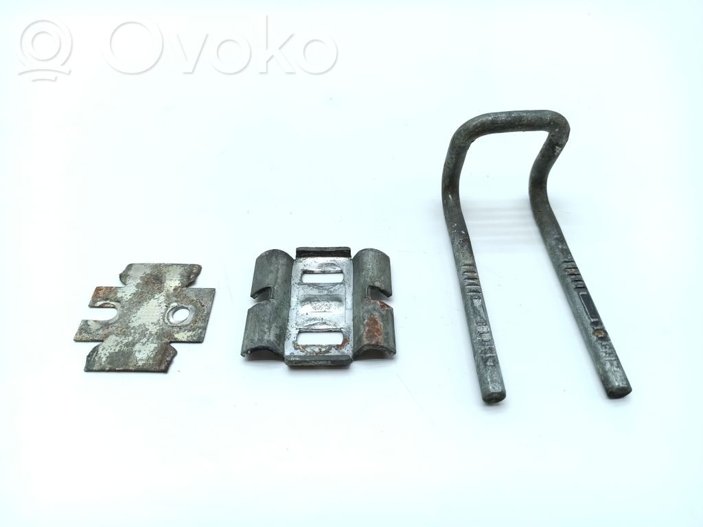 Trunk lock loop