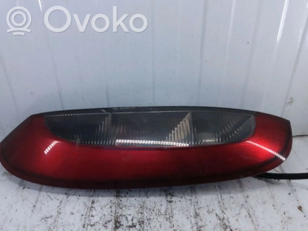 Opel Corsa C Aizmugurējais lukturis virsbūvē 