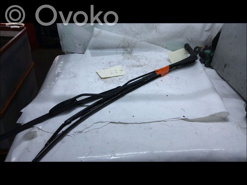 Citroen C5 Front wiper blade arm 