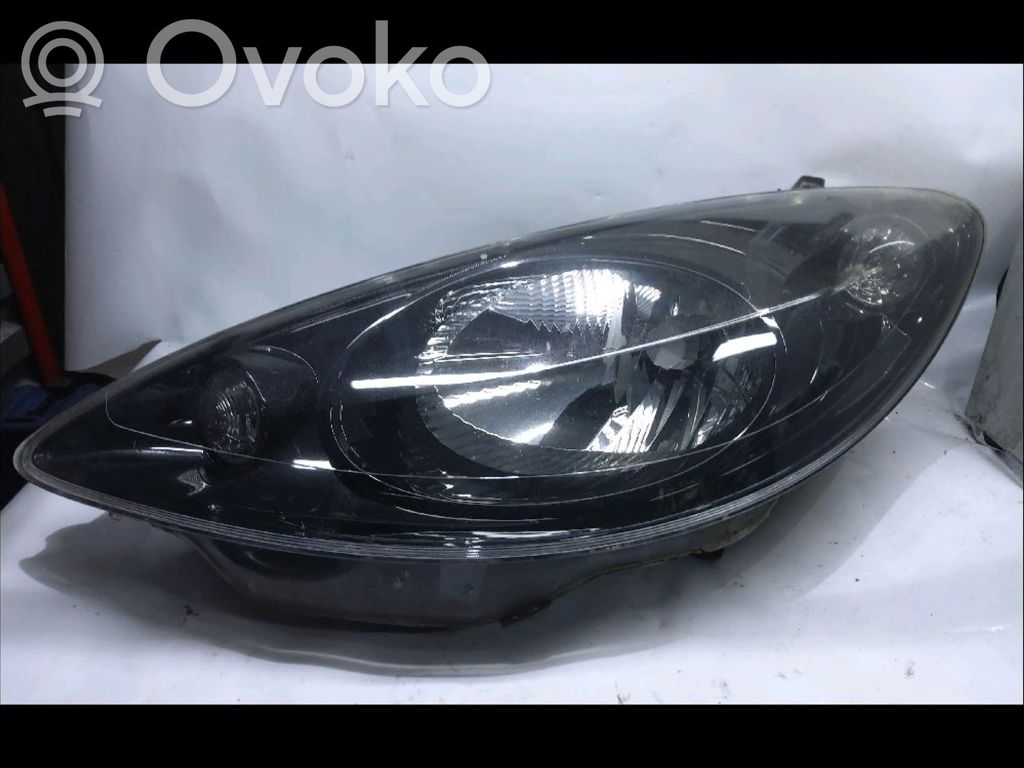 Peugeot 1007 Lampa przednia 
