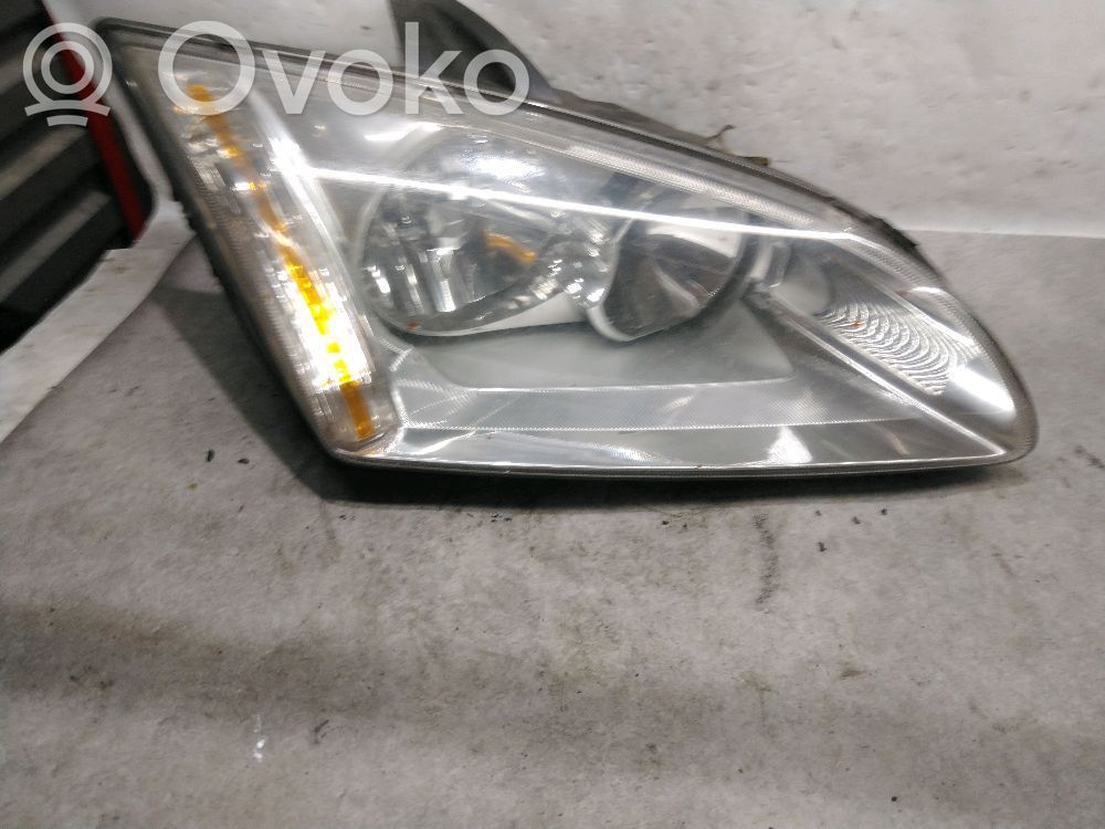 Ford Focus Headlight/headlamp 