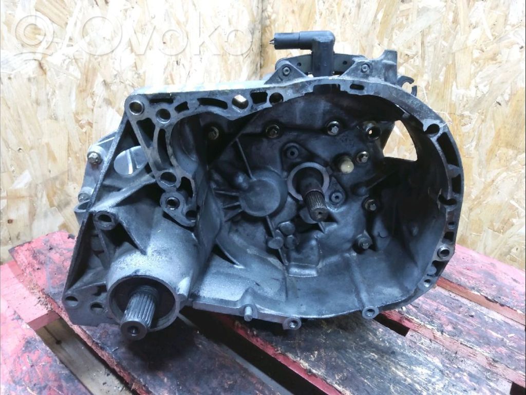 Renault Clio II Manual 5 speed gearbox 