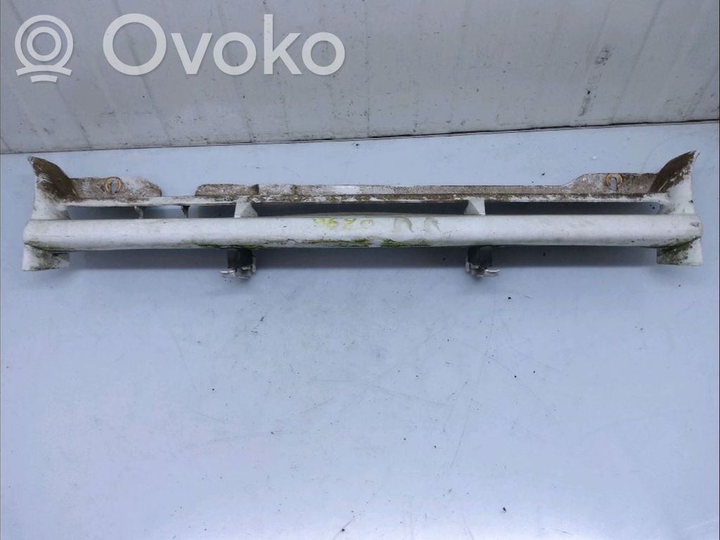 Citroen AX Etupuskurin ylempi jäähdytinsäleikkö 