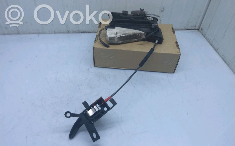 Ford Galaxy Priekšpusē slēdzene 