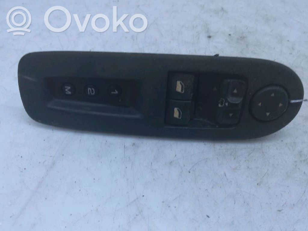 Peugeot 407 Electric window control switch 