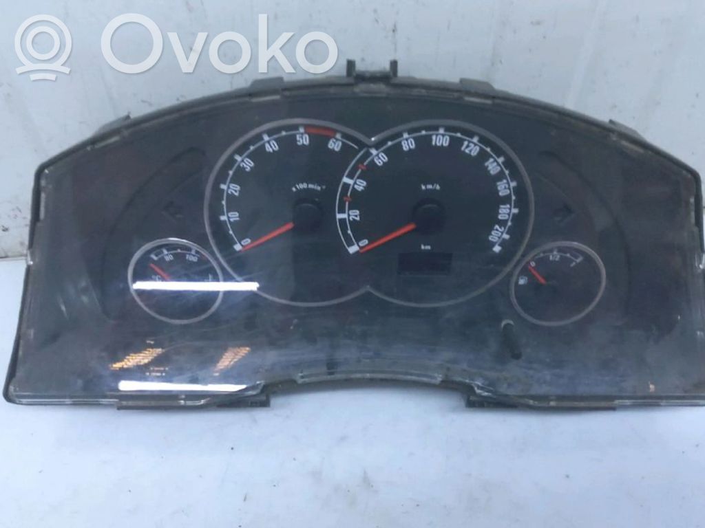 Opel Meriva A Geschwindigkeitsmesser Cockpit 