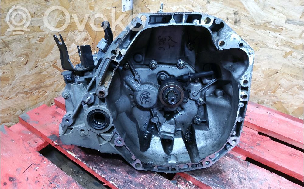 Nissan Note (E12) 5 Gang Schaltgetriebe 