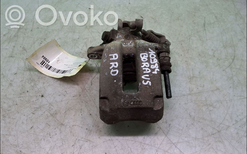 Volkswagen Bora Tylny zacisk hamulcowy 