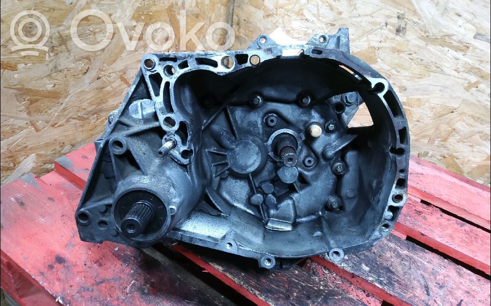 Renault Clio II Manual 5 speed gearbox 
