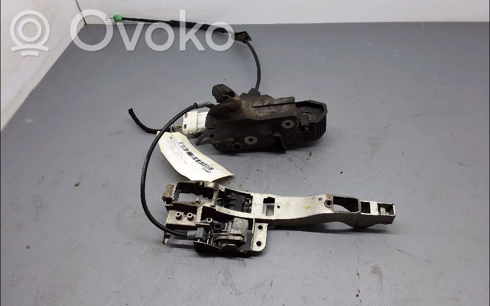 Citroen C4 I Priekšpusē slēdzene 