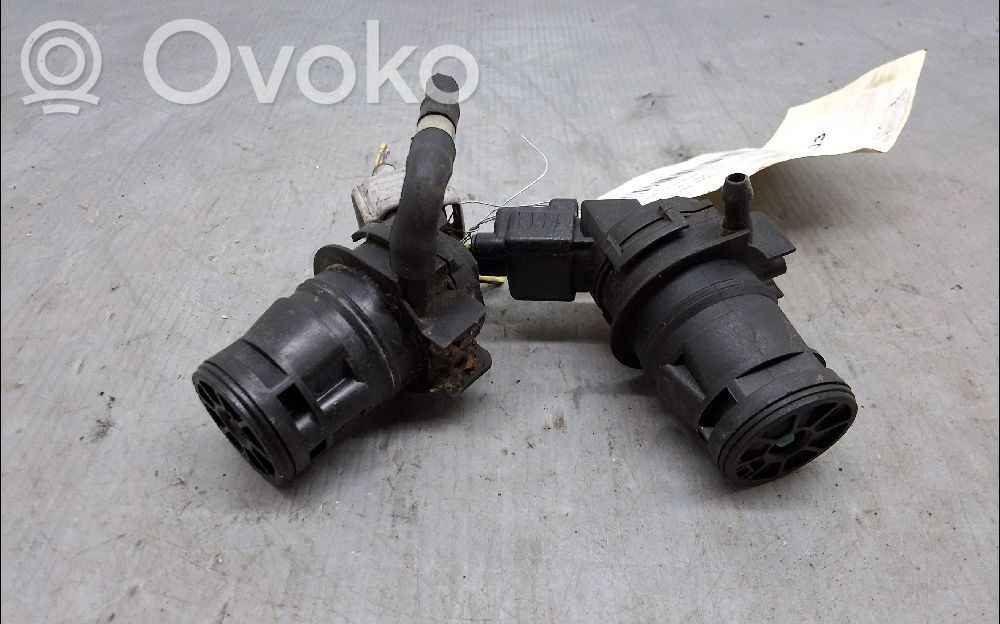 Mazda 3 I Windscreen/windshield washer pump 