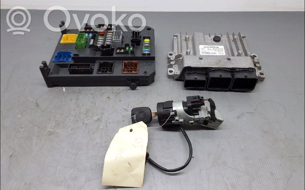 Citroen C4 II Engine ECU kit and lock set 