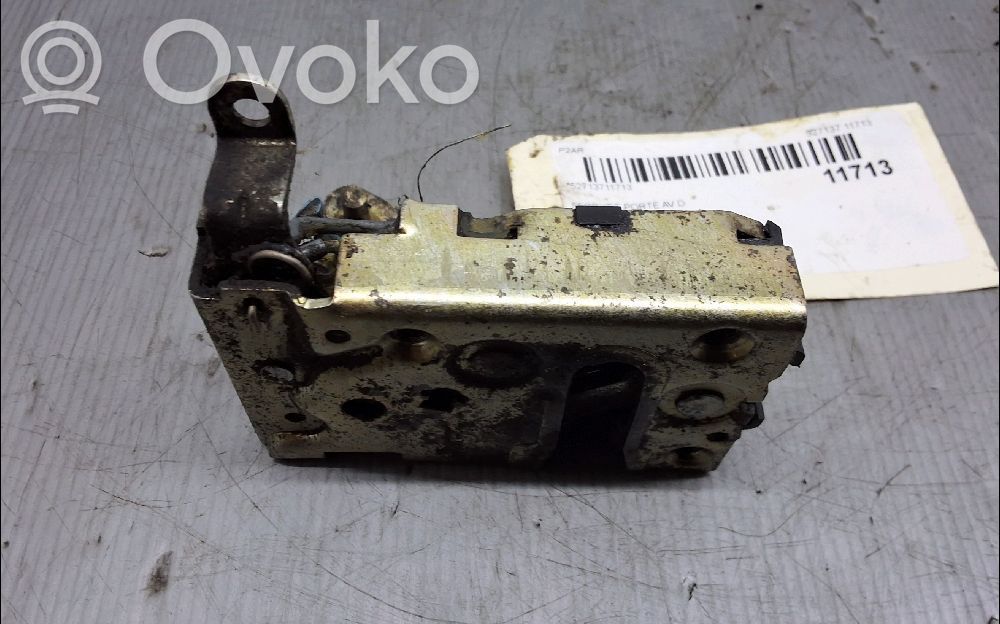 Peugeot 106 Priekšpusē slēdzene 
