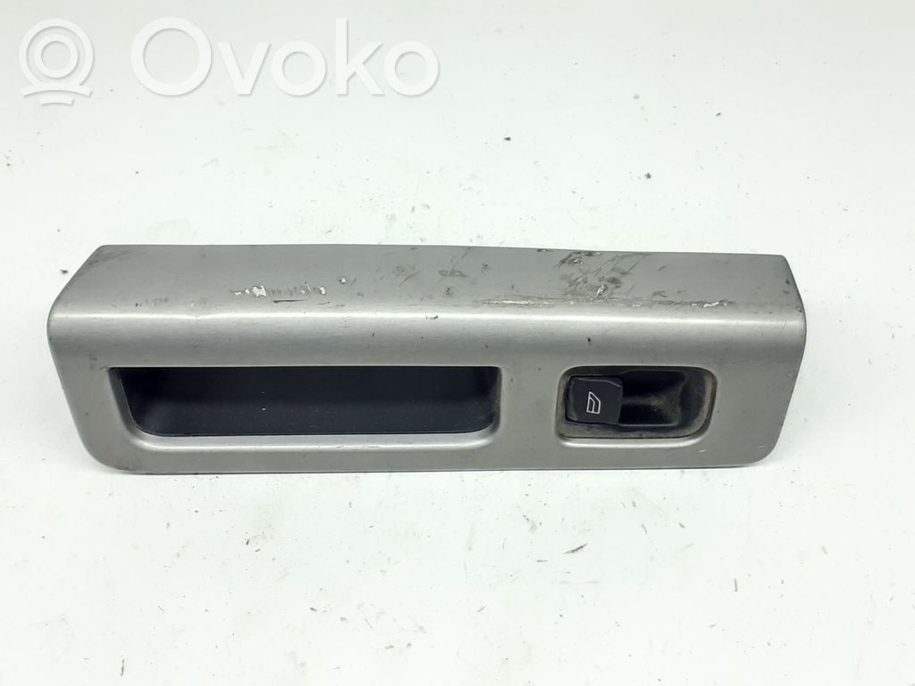 Electric window control switch   30658449,8663819