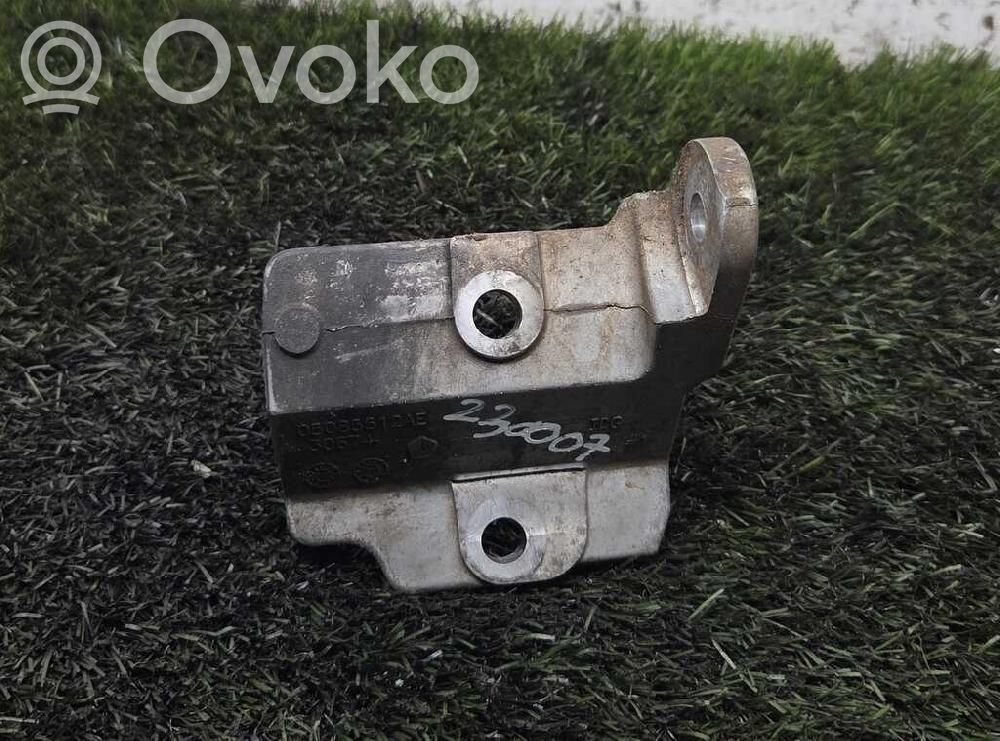 Chrysler Sebring (JS) Engine mount bracket 