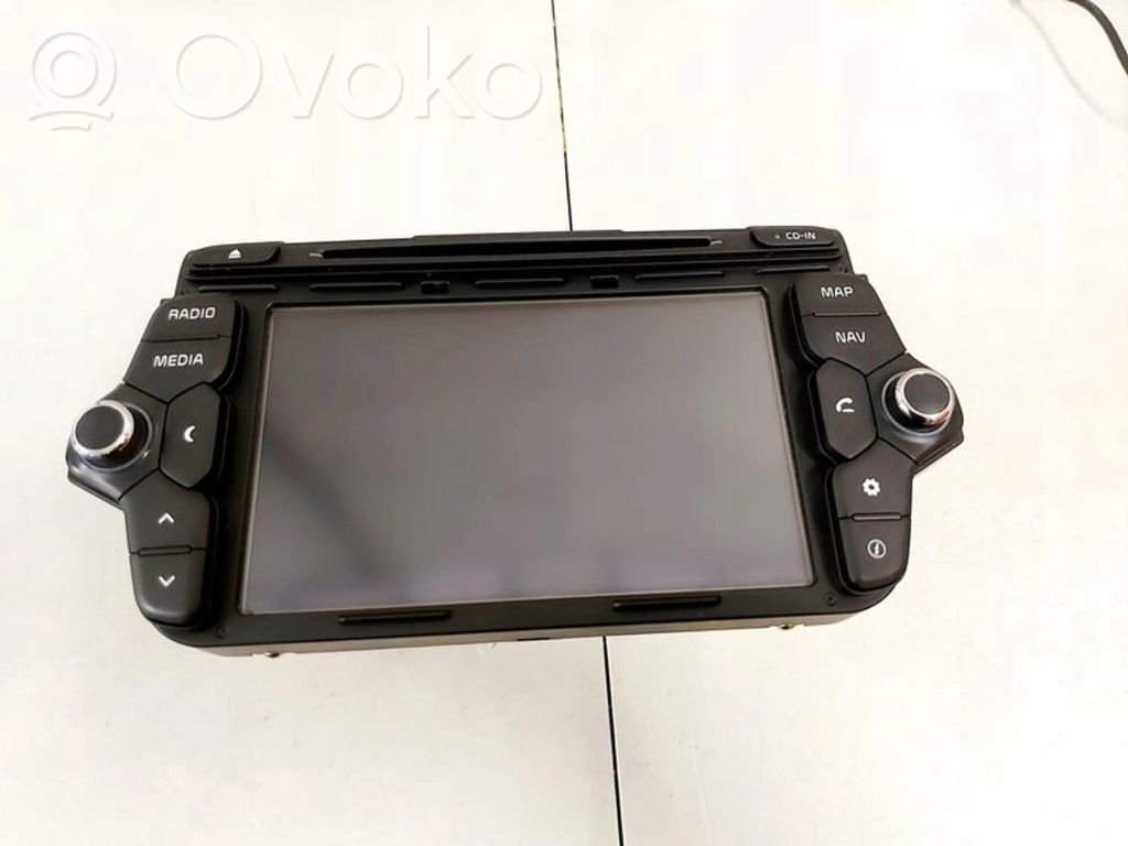 Radio / CD-Player / DVD-Player / Navigation