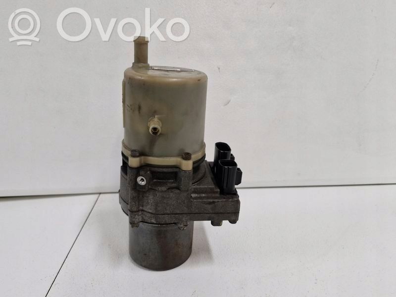 Ohjaustehostimen pumppu   K1816