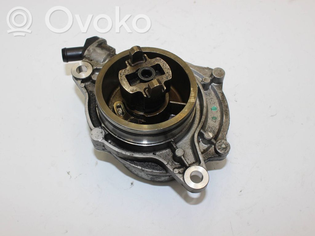 BMW 5 E60 E61 Vacuum pump 