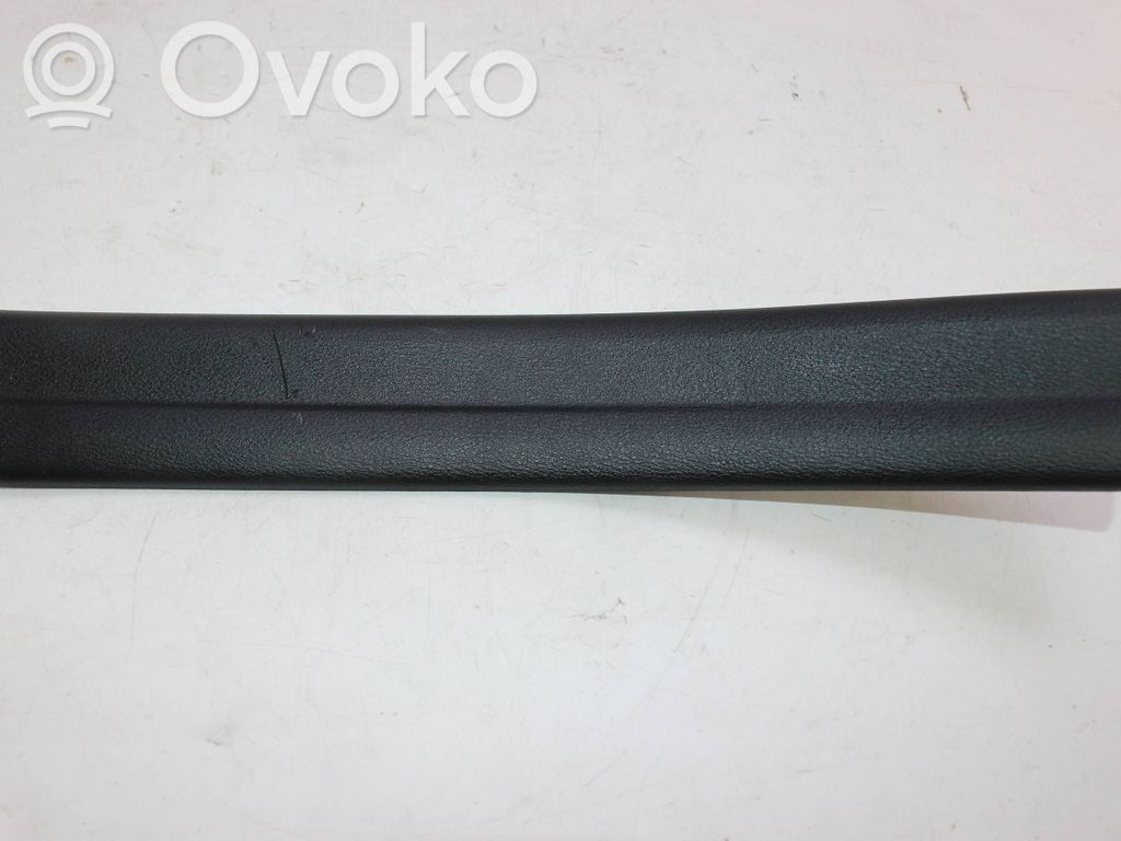 Listwa progowa tylna   7326811