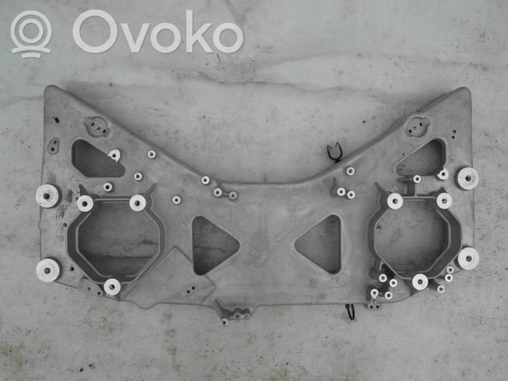 Volvo XC40 Engine mounting bracket 