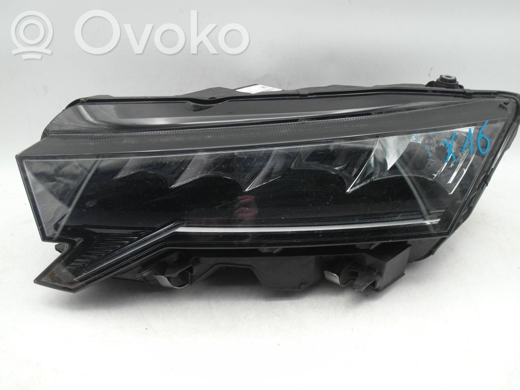 Skoda Octavia Mk4 Lampa przednia 