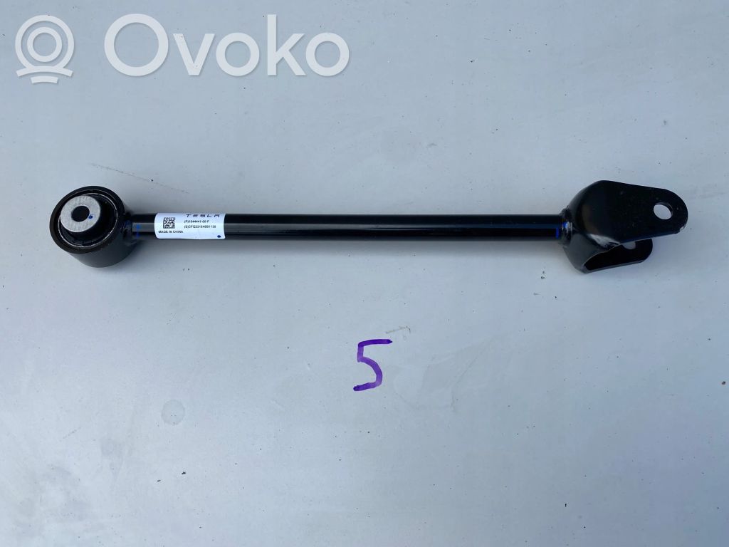 Tesla Model 3 Рычаг 