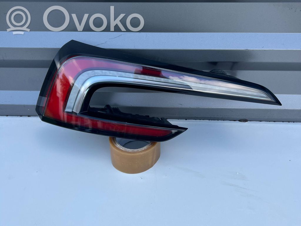 Tesla Model 3 Takavalot 