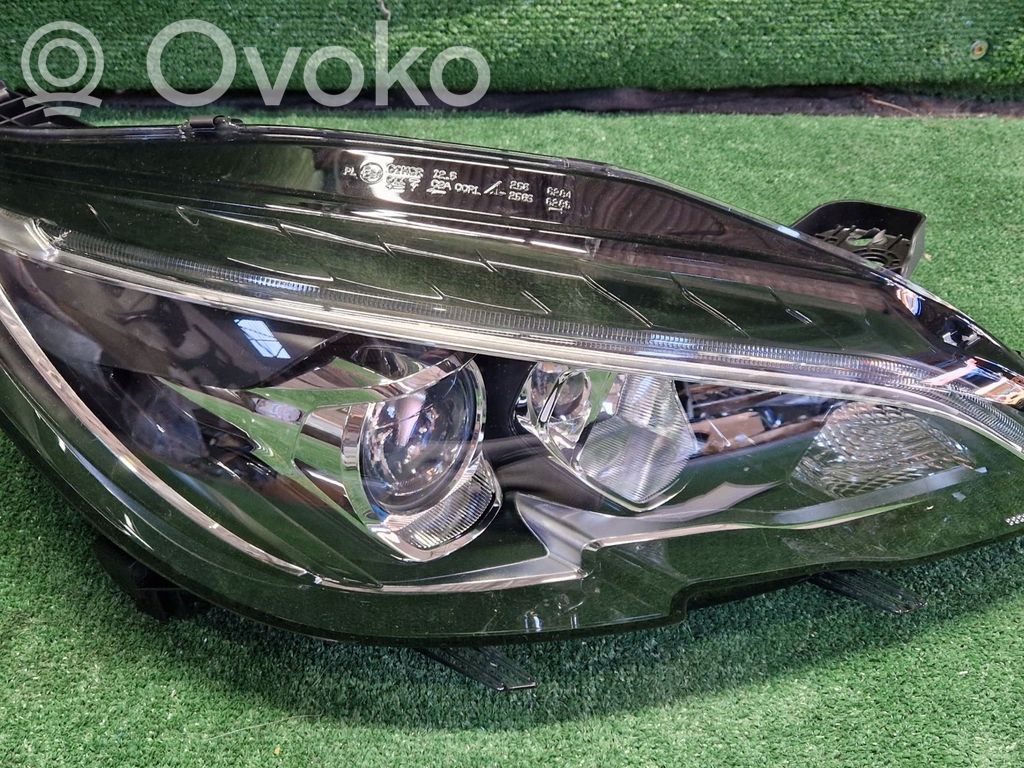 Peugeot 308 Lampa przednia 